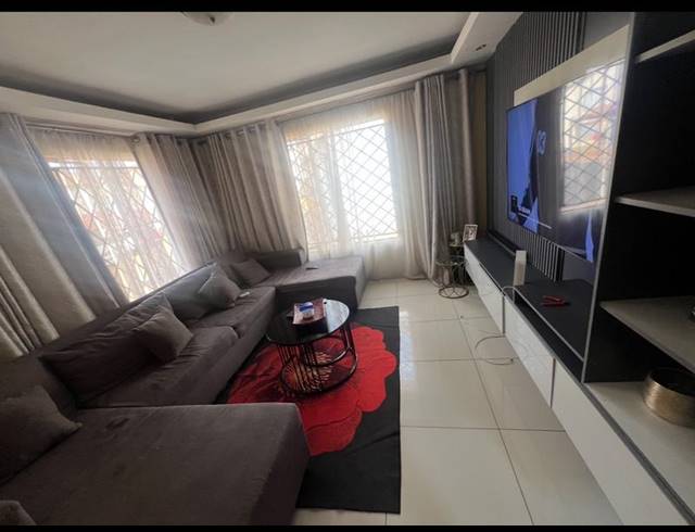 3 BEDROOM TOWNHOUSE FOR SALE IN CLAYVILLE